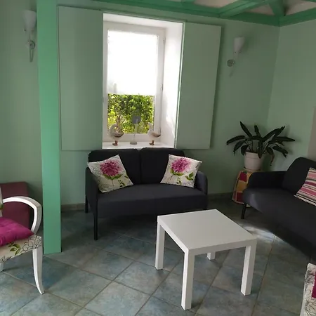 Familial Calme Avec Jardin, Terrasse, Equipements Modernes Et Jeux Pour Enfants A - Fr-1-496-129 Holiday home Lentigny